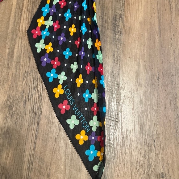 Black multicolor Louis Vuitton silk scarf - Picture 6 of 8